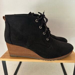 Dr. Scholl’s Close Call Wedge Heels Ankle Lace-Up Boots Black Size 9M. Like New